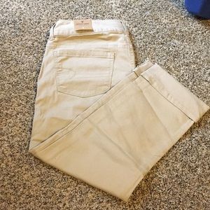 ❗️NWT❗️American Eagle khaki capris 🦅